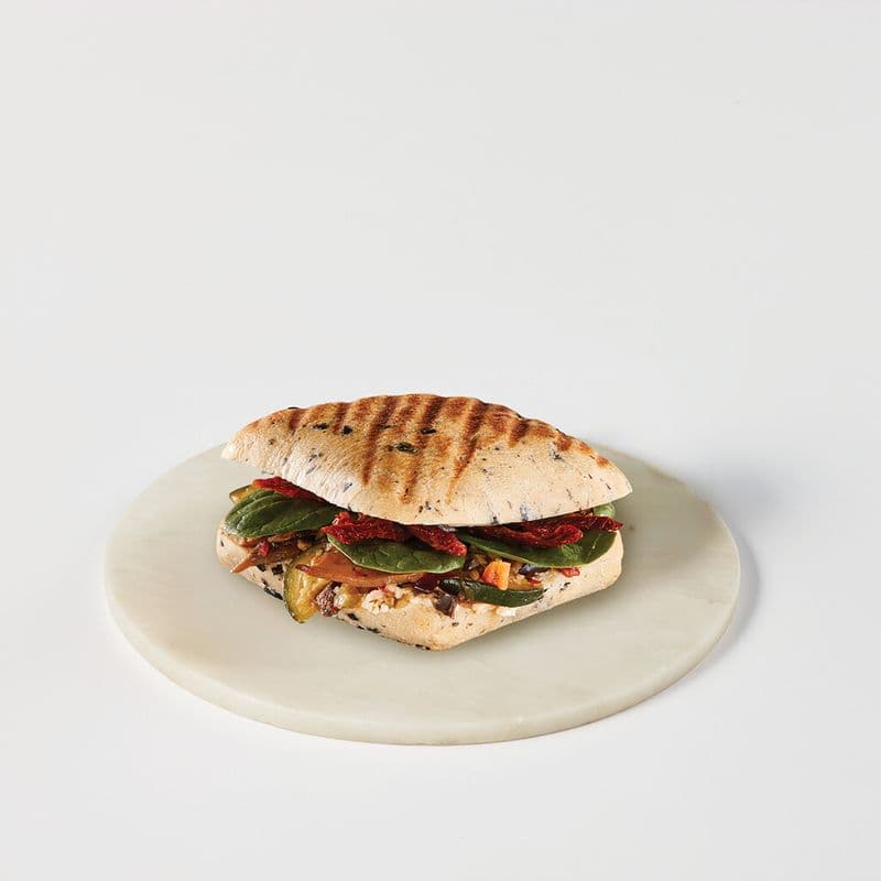 Sandwich légumes grillés et fromage de chèvre sur pain aux olives / Grilled Vegetable and Goat Cheese Sandwich on Olive Bread