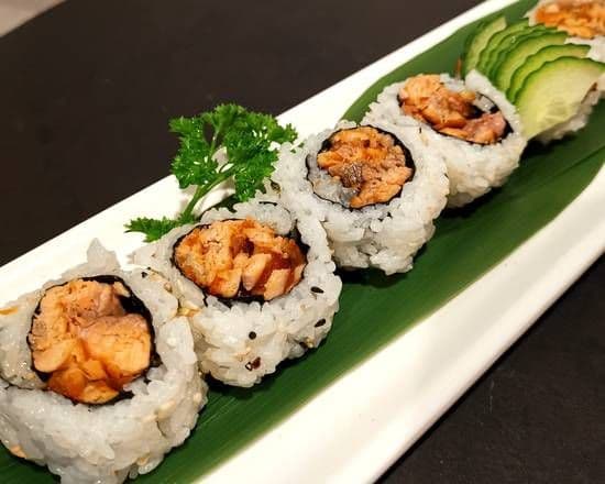 Grilled Salmon Maki (8 pcs)