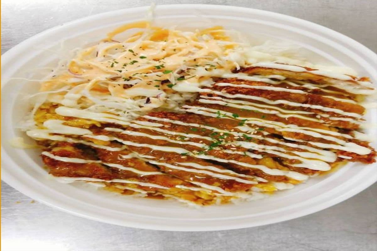 4. Su&Su Curry Rice Bowl (Pork) (with K- Cabbage Salad)