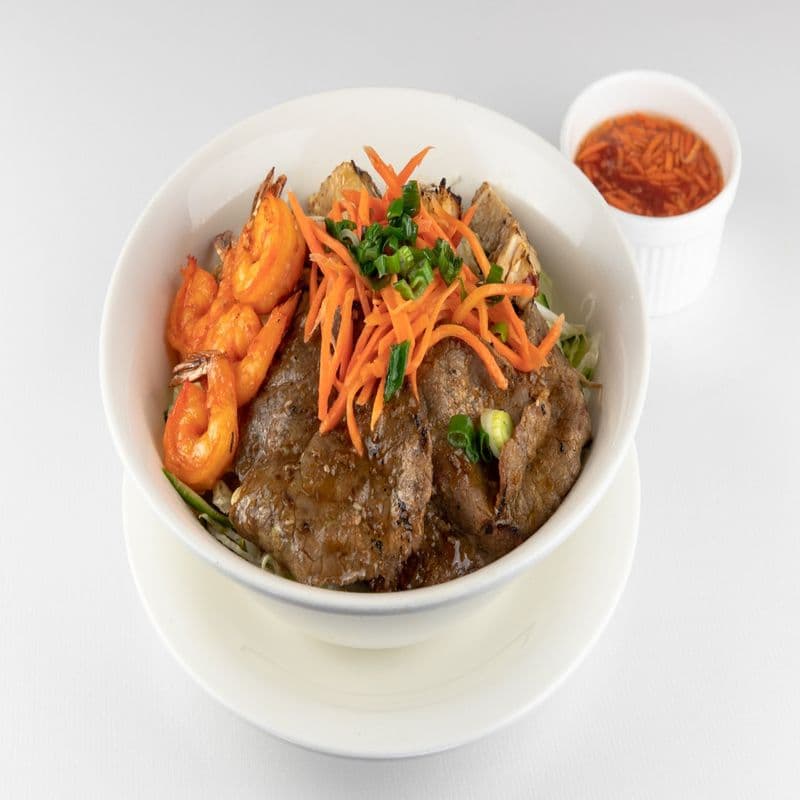 25B. Bun Combo B Dac Biet (Tom Ga, Thit Bo Nuong)