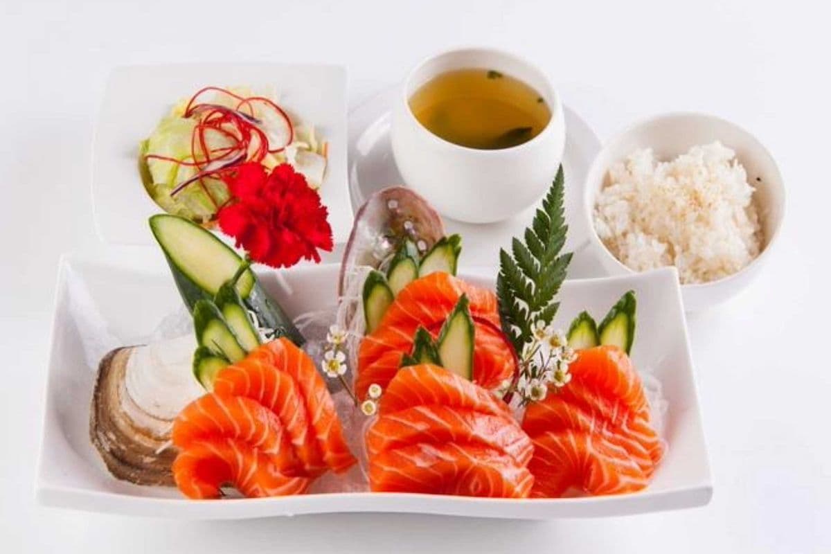 Salmon Lover (15 pcs) with rice