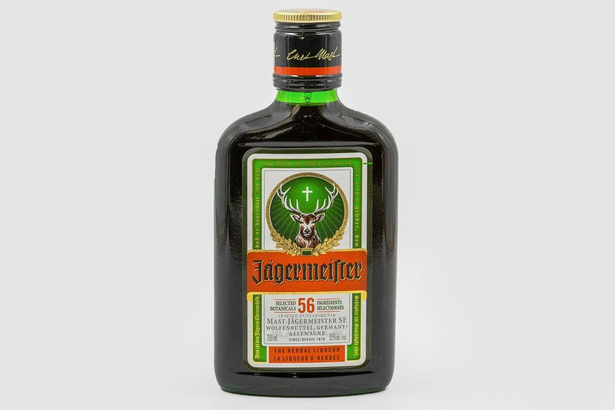 JAGERMEISTER HERBAL LIQUEUR 200ML (1 x 200ML)