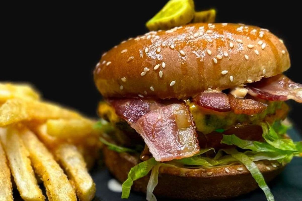 Twixie's Ultimate Bacon Cheeseburger Meal