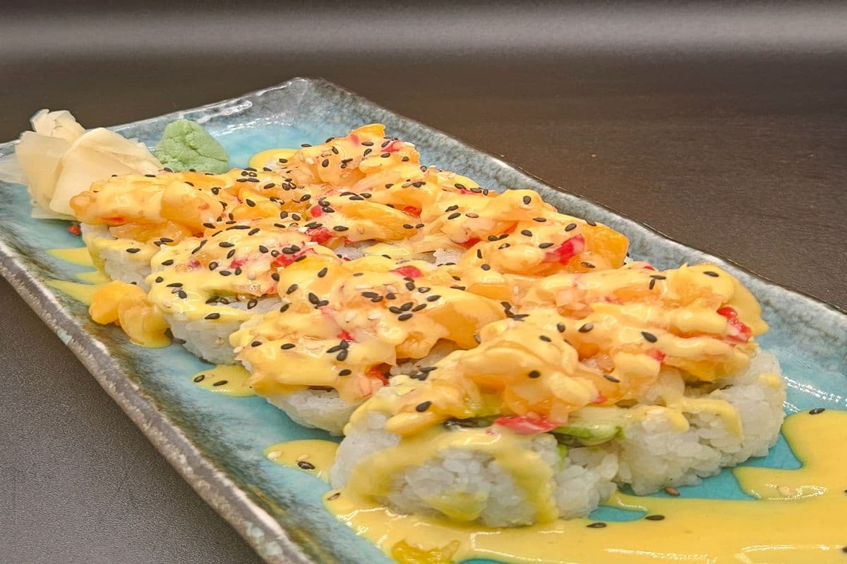 Mango Paradise Roll (8 pcs)