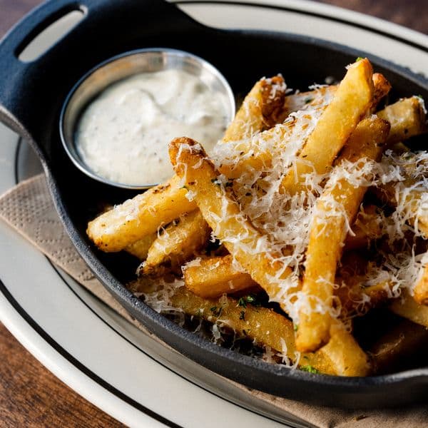 TRUFFLE GARLIC FRIES *NEW*