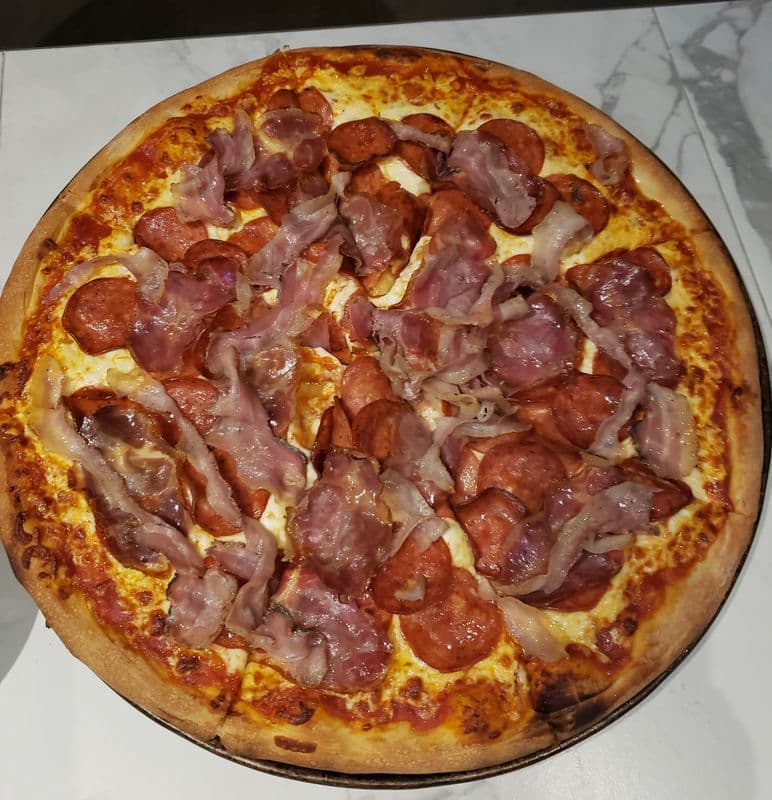 Pizza moyenne 12" tutto carne