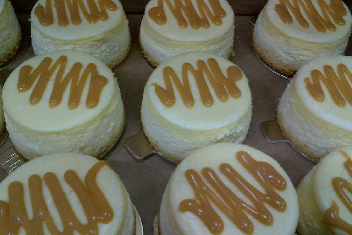 Apple Caramel Cheesecake (3" round)