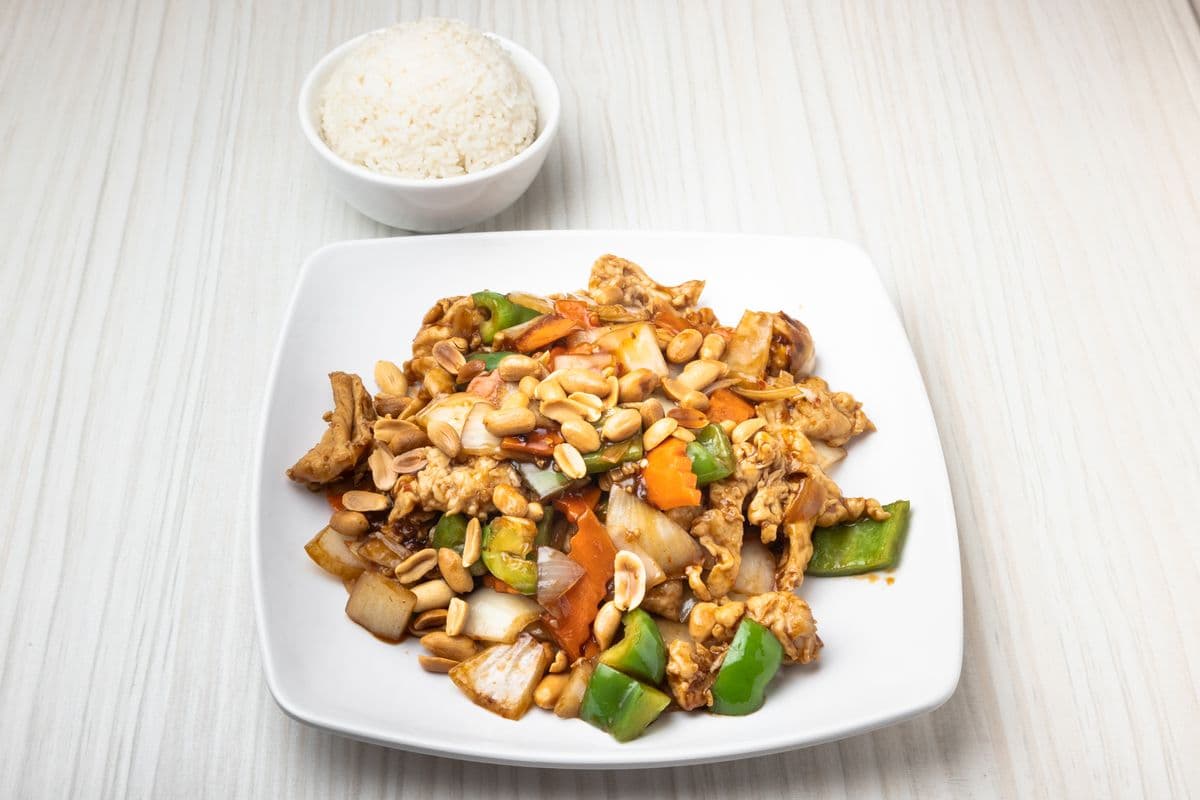 43. Poulet à la sauce Kon Pao ( avec des arachides) / Kon Pao Chicken with Peanuts