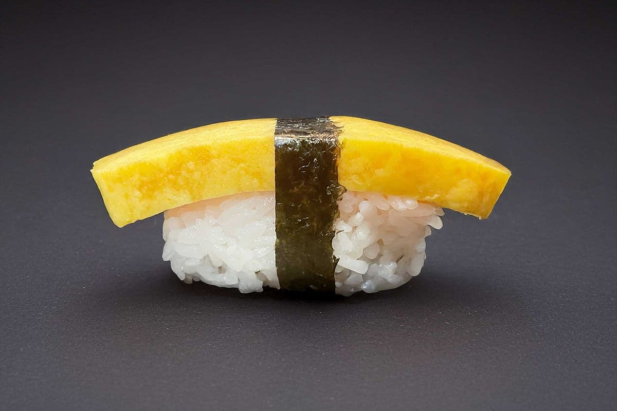 Tamago Nigiri (Egg omelet)