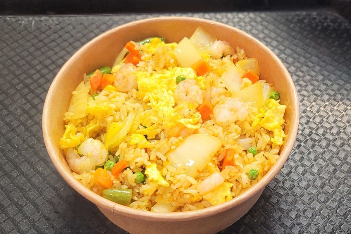 Riz frit crevettes
