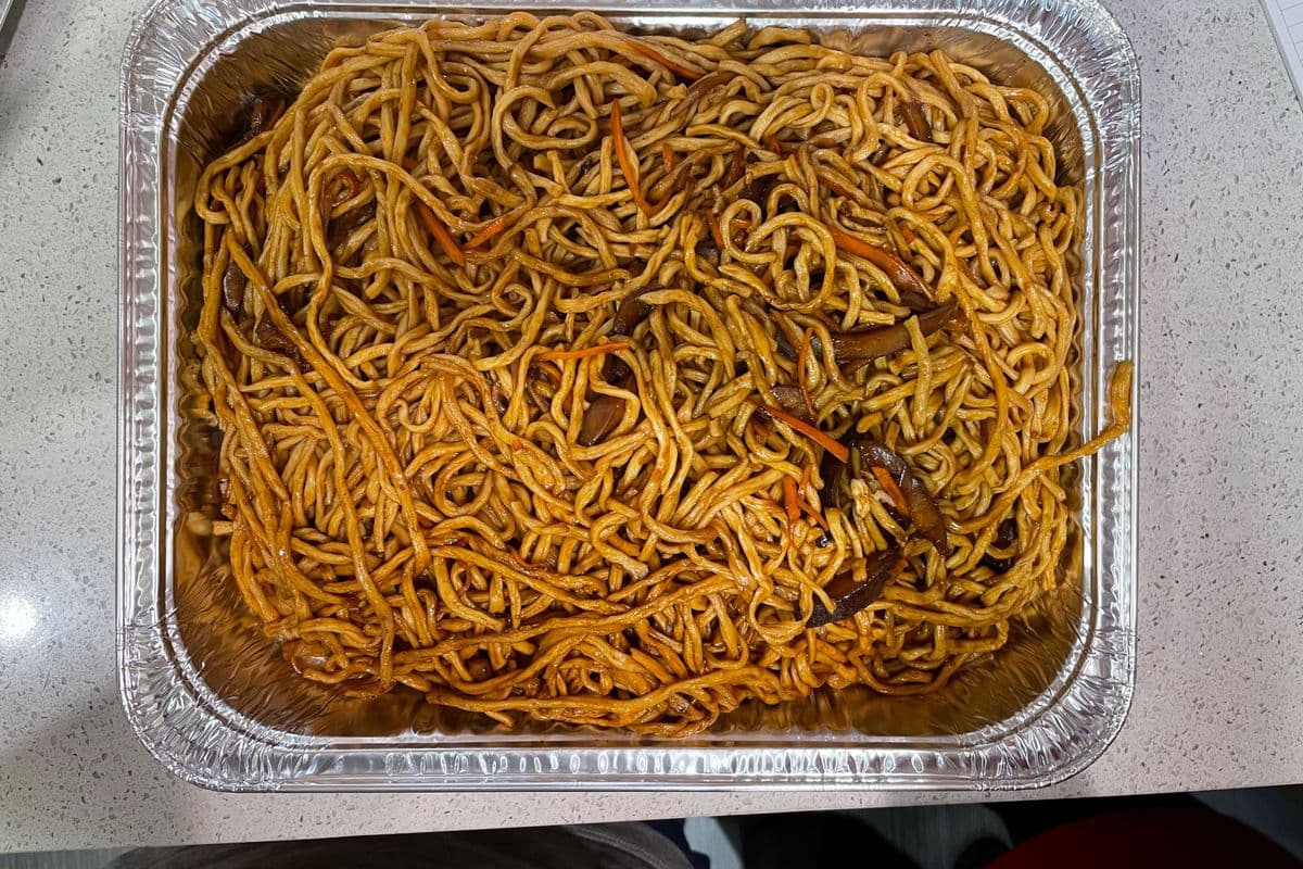 Fried E-Mein (Thick Noodle) 干燒伊麵 Party Tray L