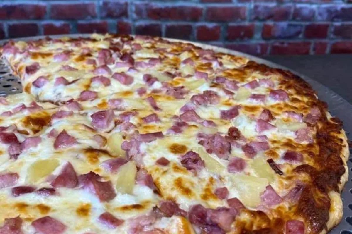 Medium Hawaiian Express Pizza