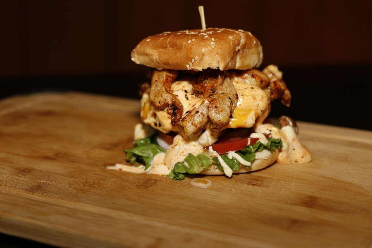 Shrek Burger (6 oz) (6 oz)