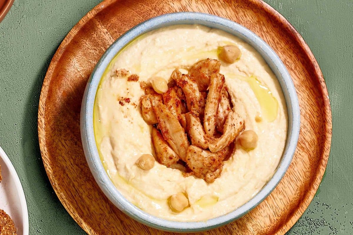 HUMMUS WITH CHICKEN