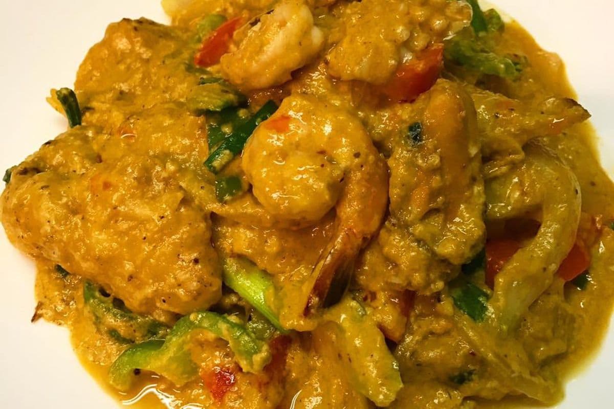 Seafood Pad Pong Karee