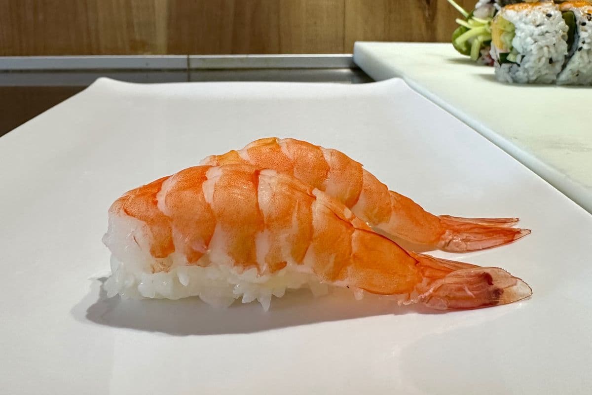 17. Nigiri ebi (2 mcx) / Ebi Nigiri (2 pcs)