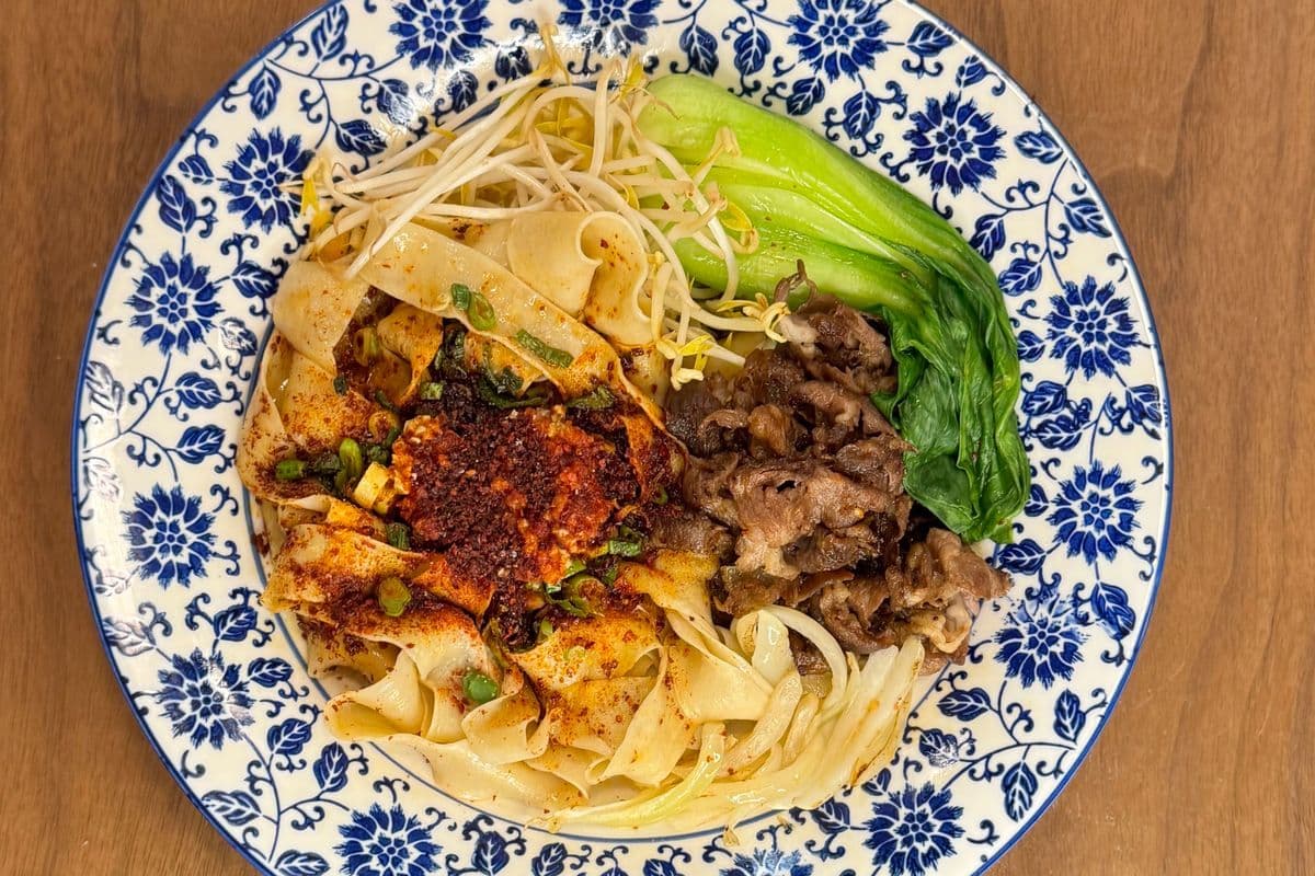 E3 羊肉油泼面 Grilled lamb hot oil splashed noodles 🌶️