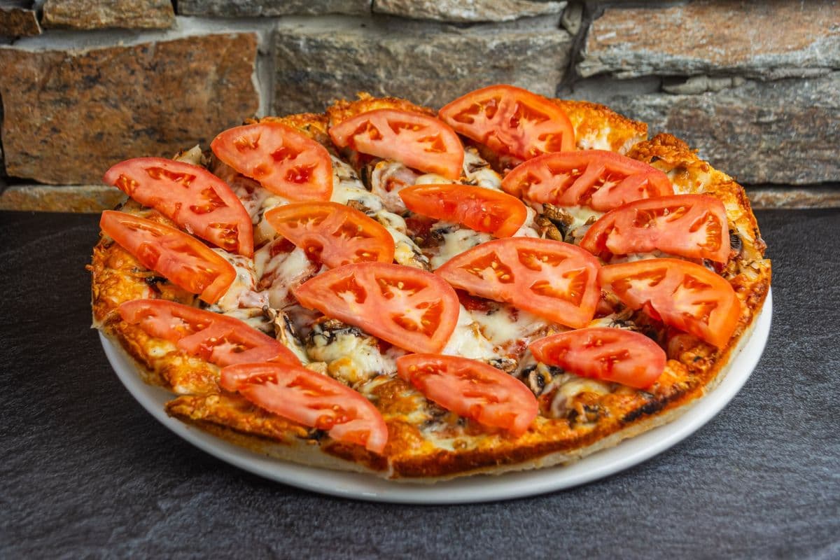 #10 8" Small Fresh Tomato, Onion, and Mushroom Classic Pizza