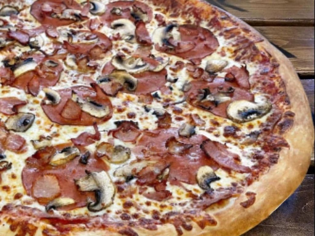 CANADIAN PIZZA