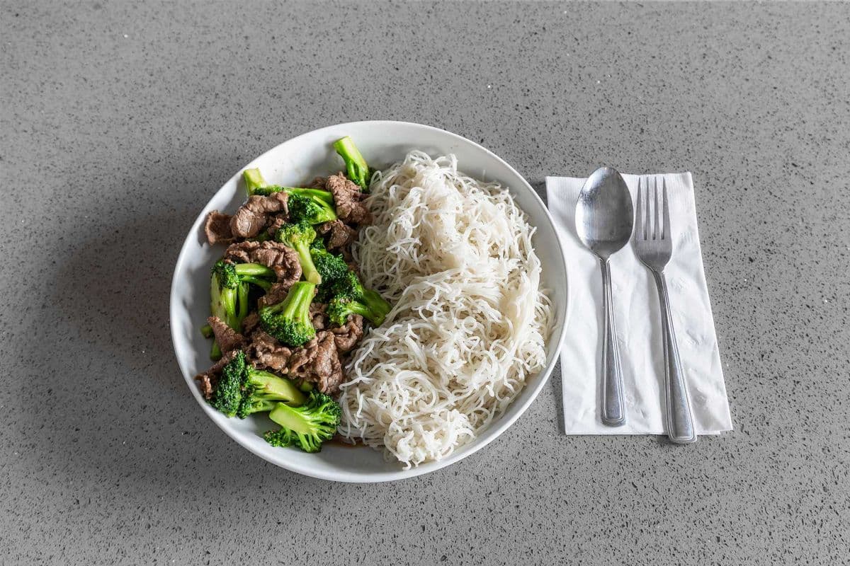 S71D. Stir Fried Beef with Broccoli