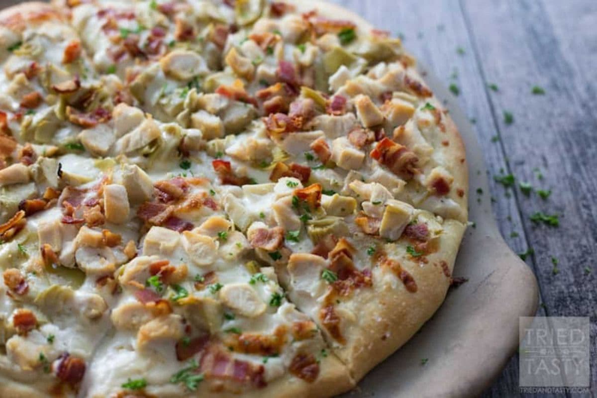 Medium Alfredo Chicken Pizza