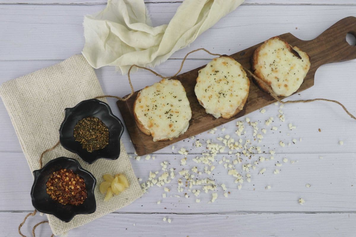 Cheese Garlic Bread (4 pcs)