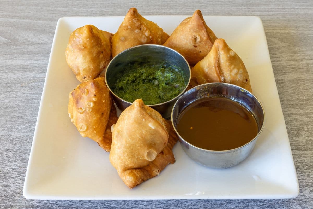 Six (6) Veggie Samosas – Handmade