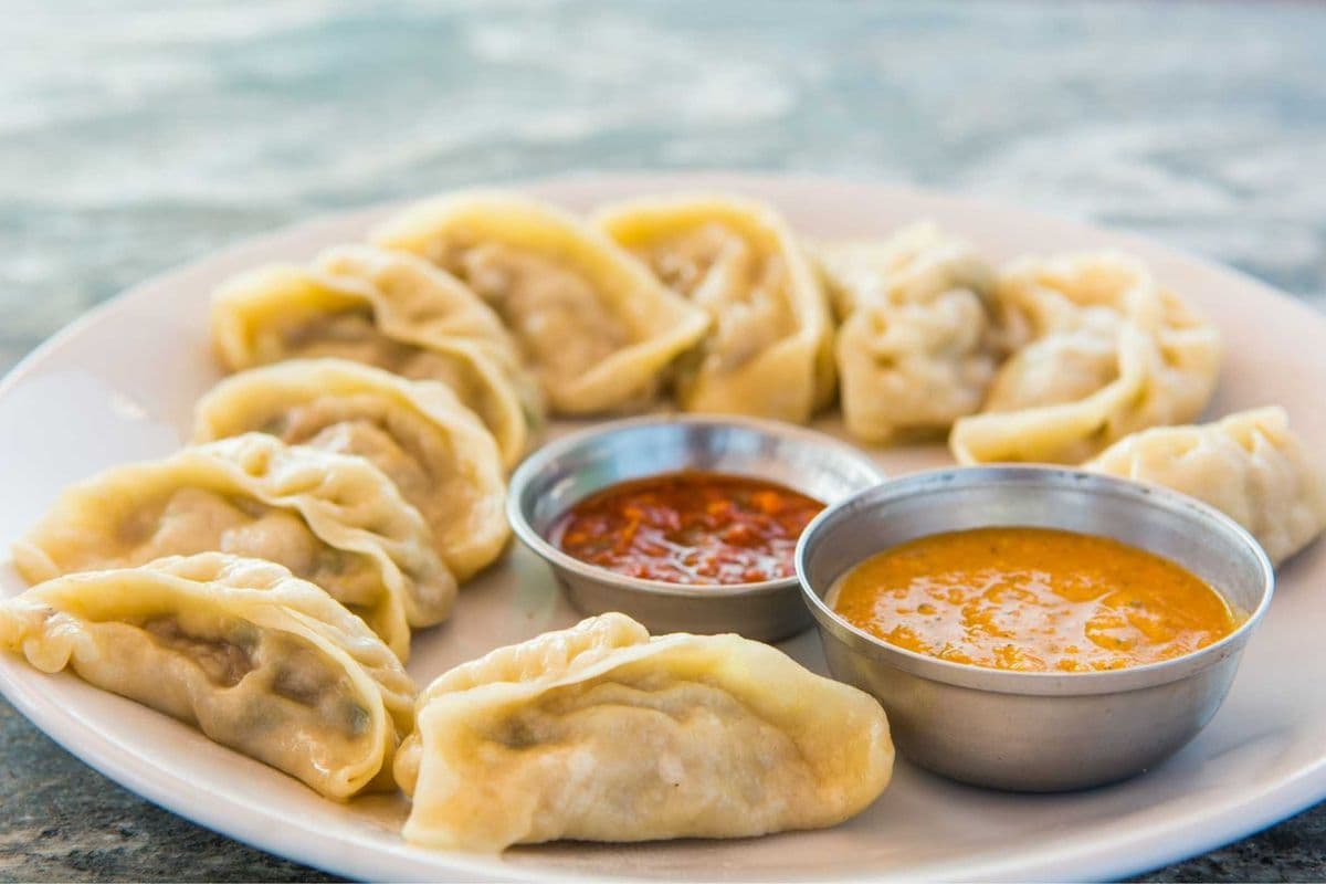 Classic Chicken Momos (Steamed)