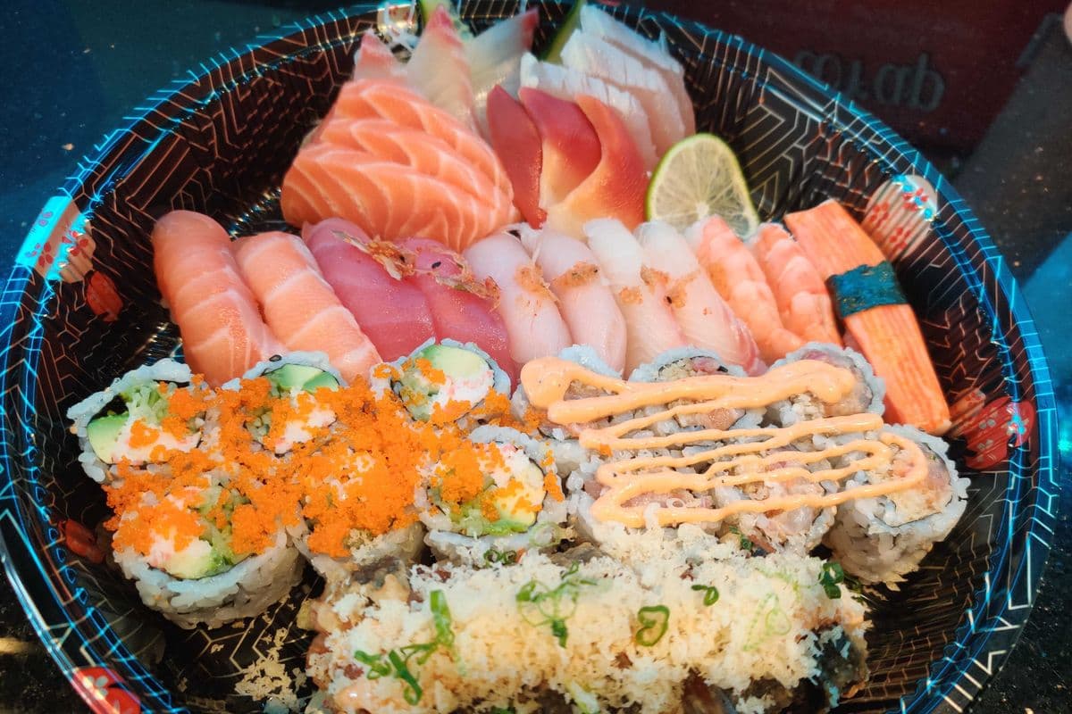 Sashimi & Sushi & Roll 40 Pcs