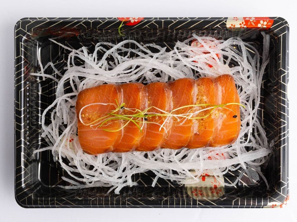 Smoked Salmon Sashimi (6pcs)