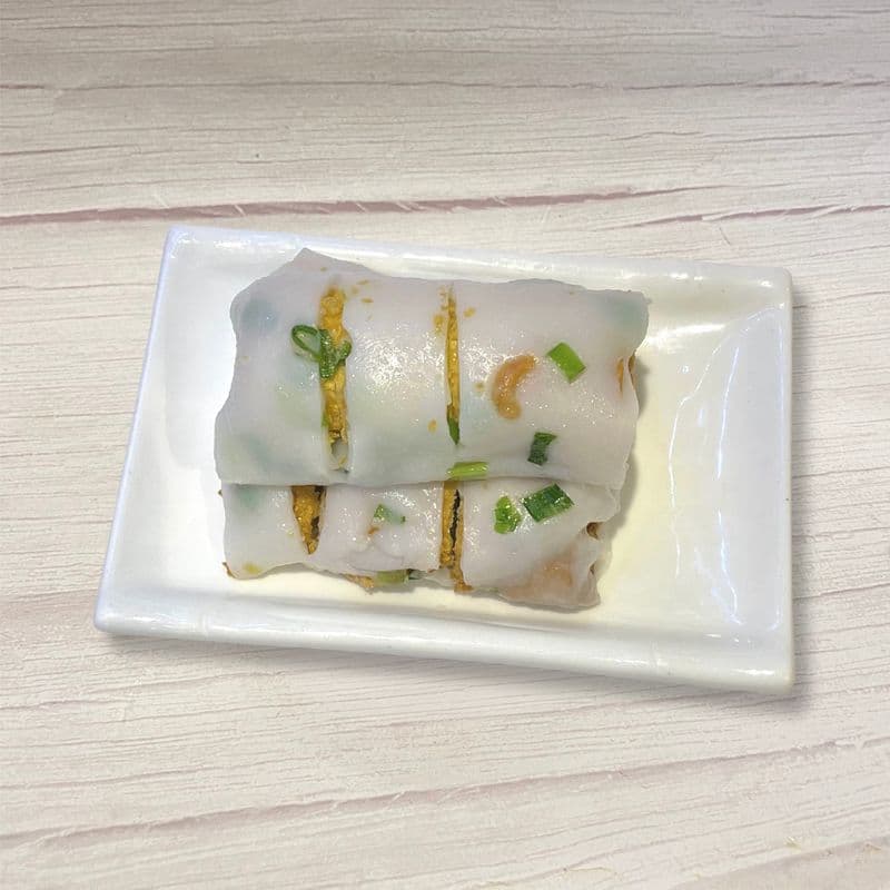 Steamed Rice Flour Rolls with Fish Paste and Bean Curd / 脆竹魚茸腸粉