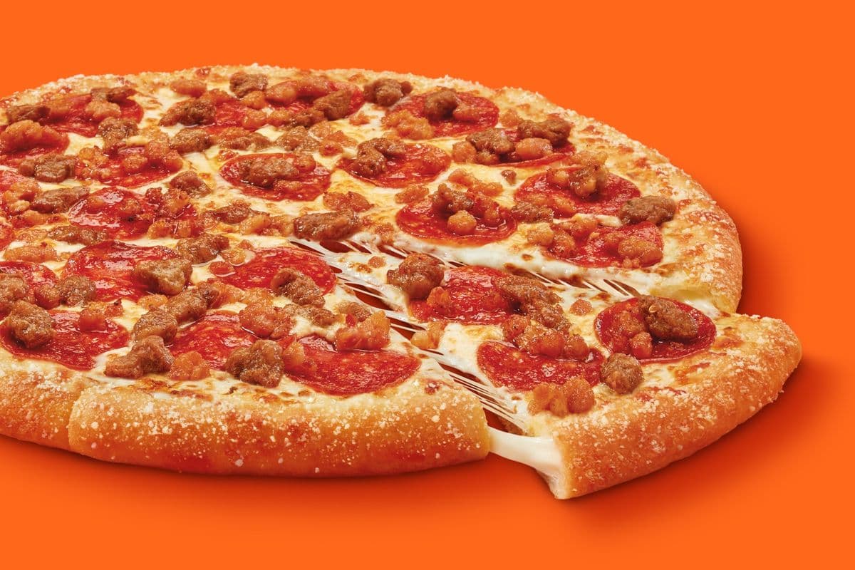 Medium 12" Stuffed Crust 3 Meat Treat®