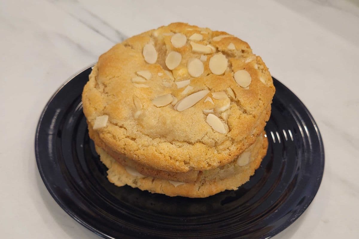 Almond Croissant cookie
