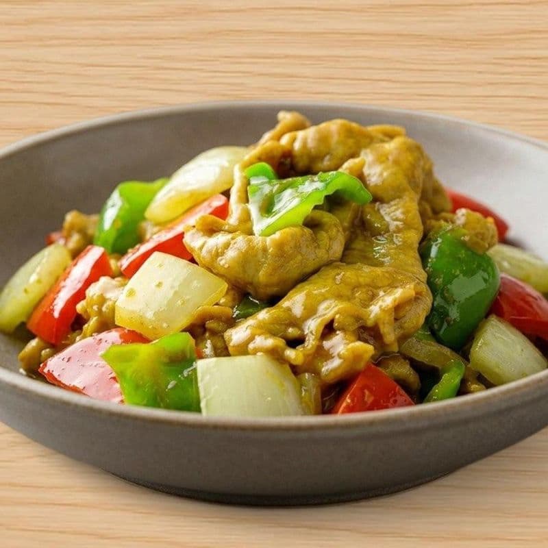 Chicken Curry / Poulet au curry (RIZ ET SALADES)