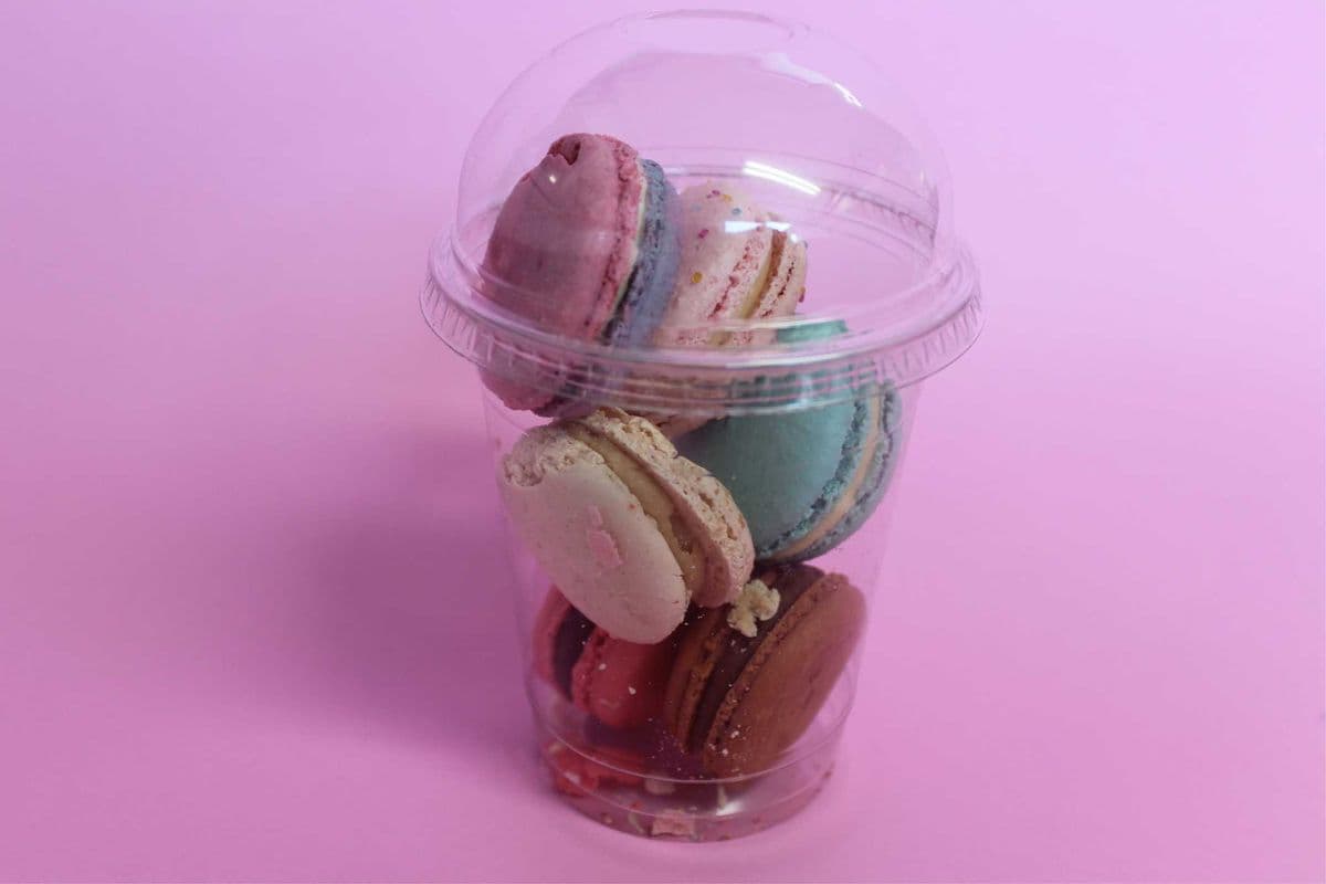 Cup Box of 6 broken macarons