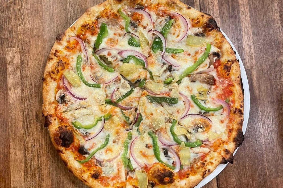 3. Medium Raccolto (Veggie) Pizza