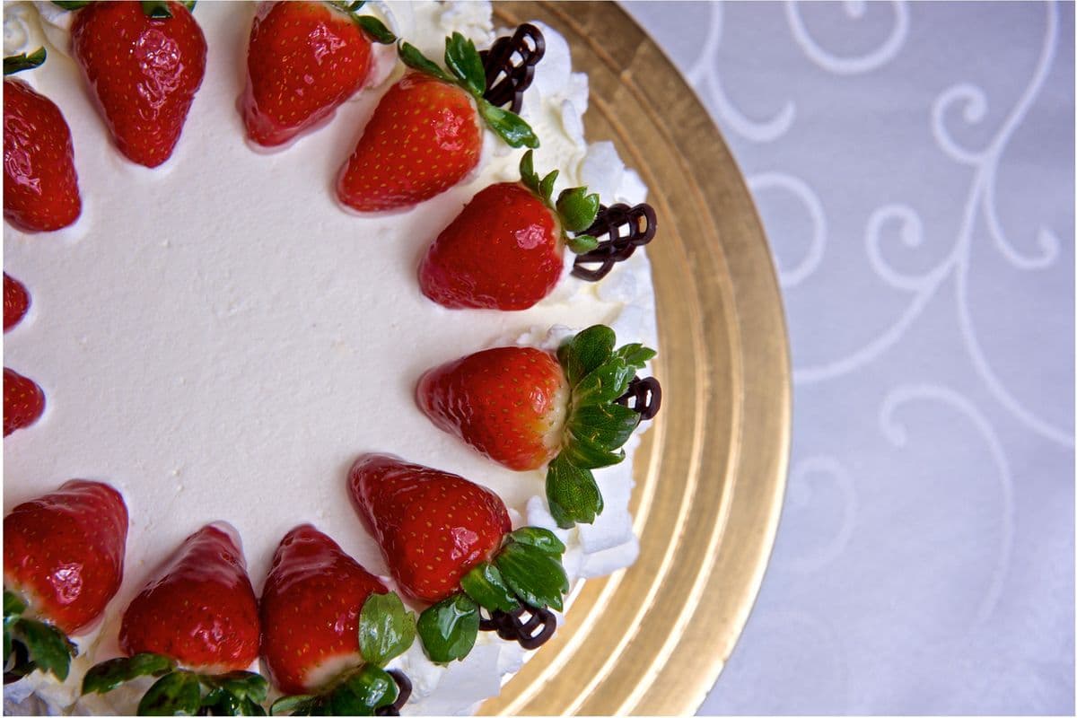 Strawberry Meringue Torte