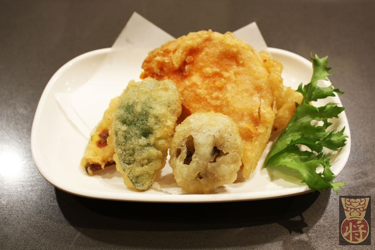 38. Assorted Vegetable Tempura (4 pcs)