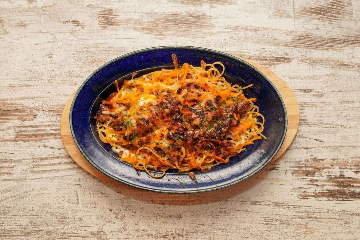 Un27 Chicken and Cheese with Black Pepper Sauce on Spaghetti / 黑椒芝士鸡扒焗意面