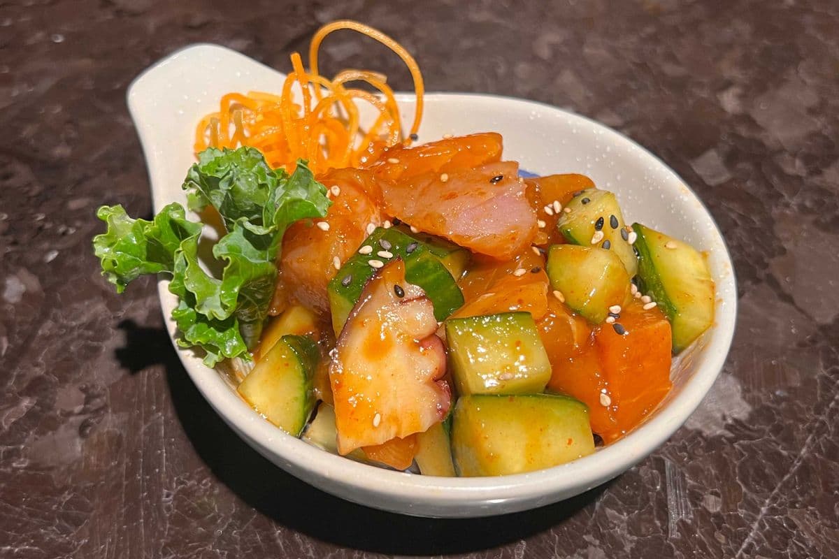 Kimchi Sashimi (1 order)