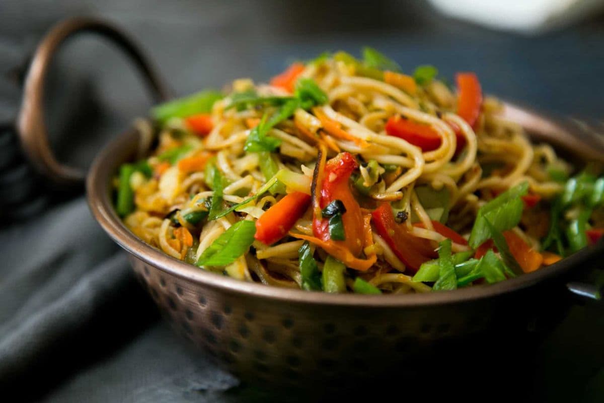 BOGO – Vegetable Hakka Noodles