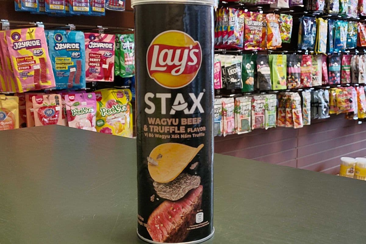 Lays Stax Wagyu Beef & Truffle flavor 100g (100g)