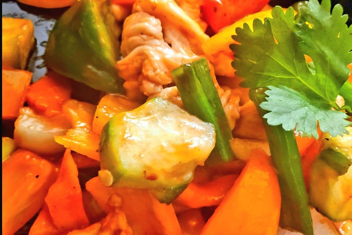 Stir-Fried Sweet and Sour (Pad-Prew-Wan)