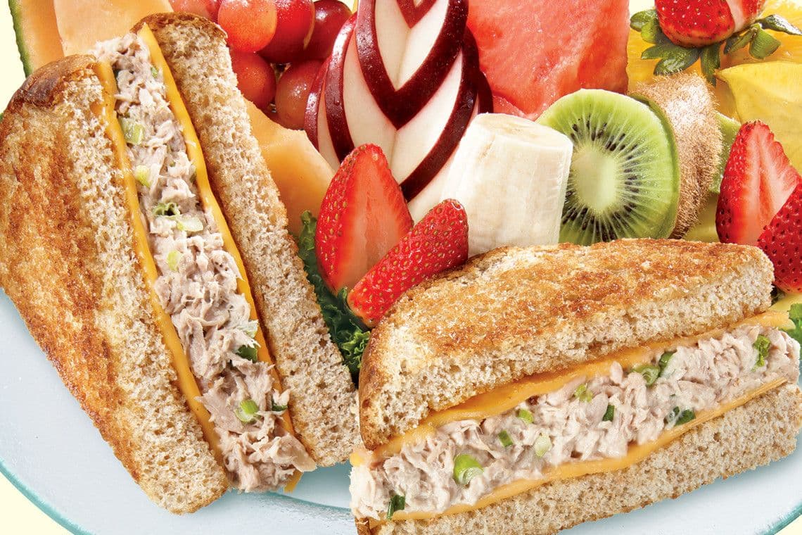 Croque-thon avec fruits frais