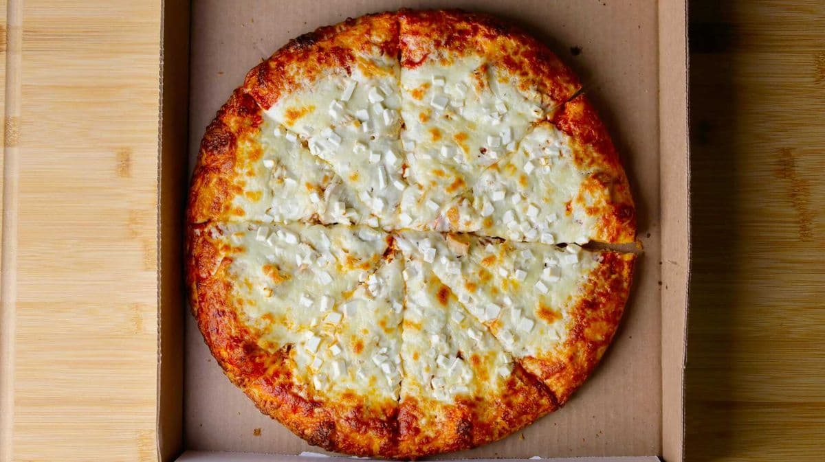 15" Chicken Pesto Pizza