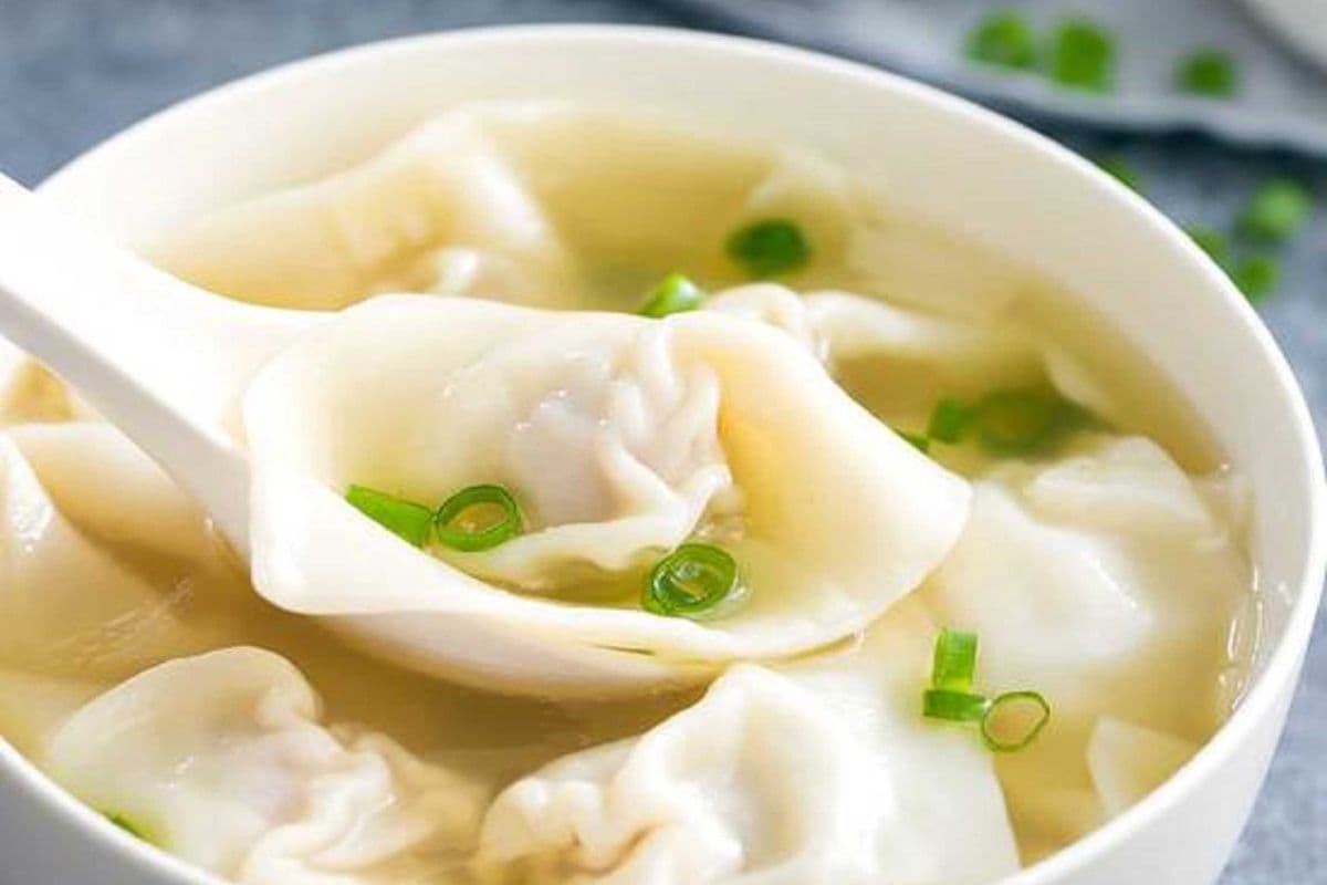 Chicken and Shrimp Wonton Soup (6 pcs)