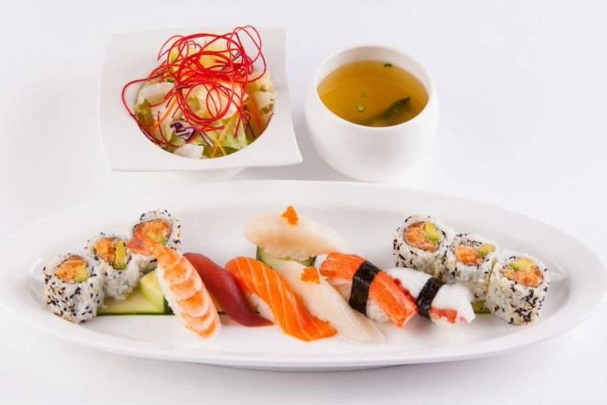 Deluxe Sushi (13 pcs)