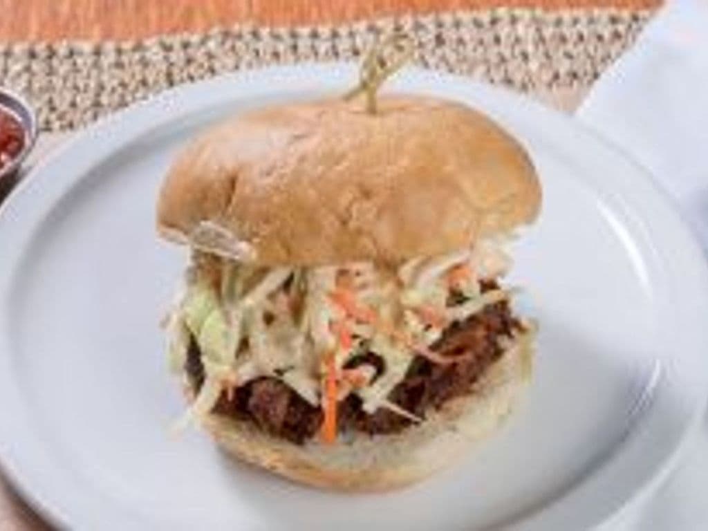 PULLED PORK SANDWICH