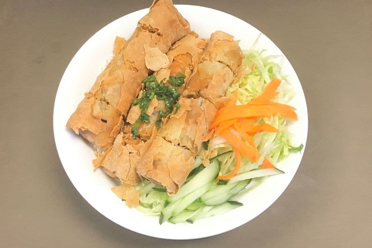 B2. Veggie Spring Roll on Vermicelli / Bún Chả Giò Chay