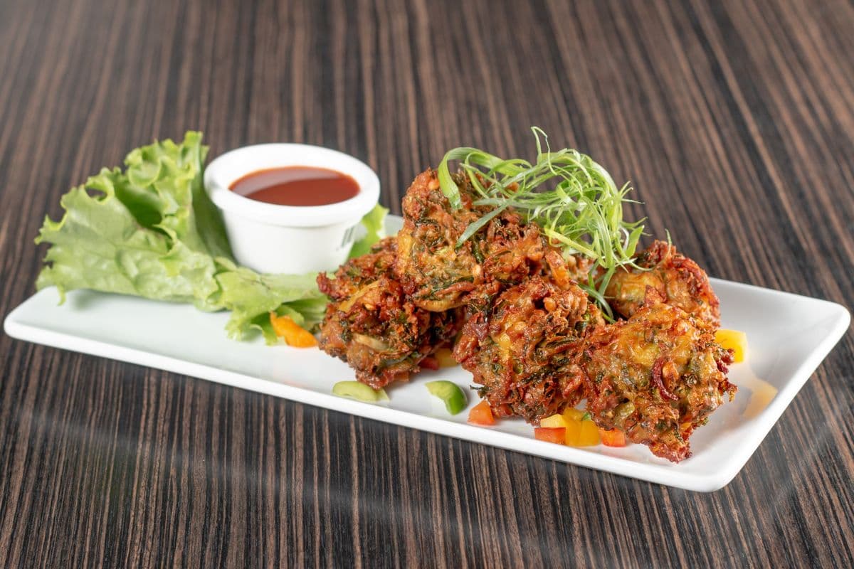 02. Vegetarian Pakoras (10 pcs)